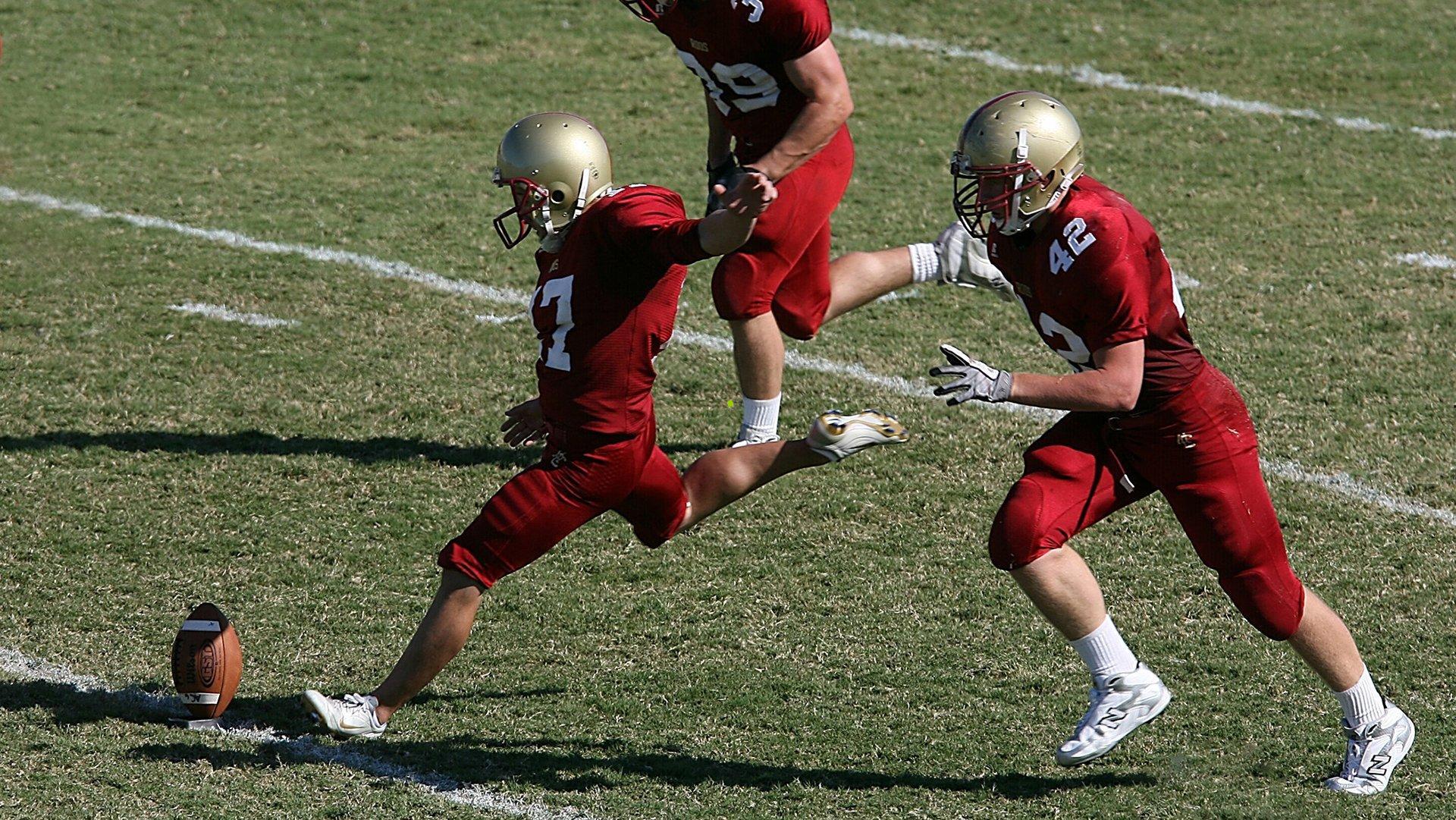 21世纪中后卫排名引争议,卡纳瓦罗位列第九 范戴克高居第三 球迷舆论沸腾