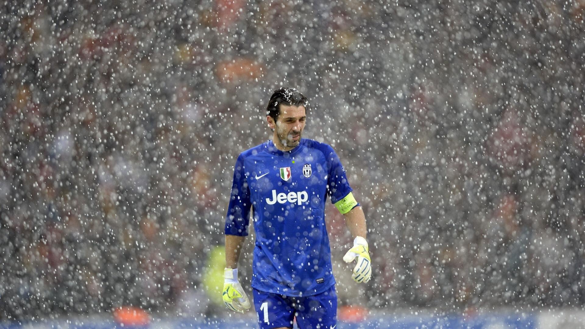 法比奥跪地爆哭!足协杯决赛戴帽夺生涯首冠,包揽两大金靴